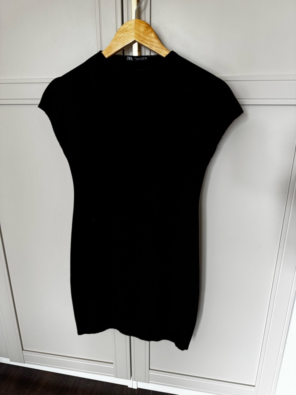 ZARA Black Short-Sleeve Fitted Knit Top